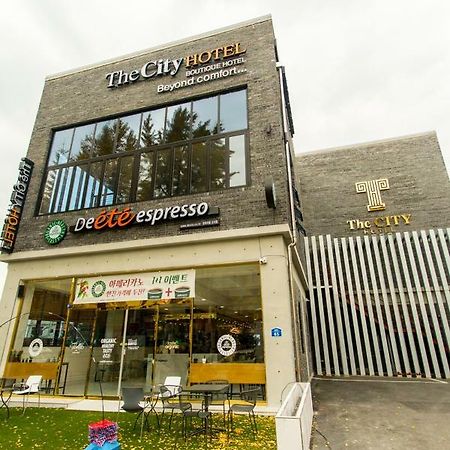 The City Hotel Jeonju Exterior photo