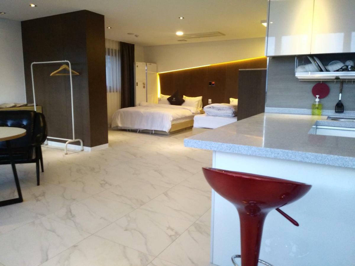 The City Hotel Jeonju Exterior photo