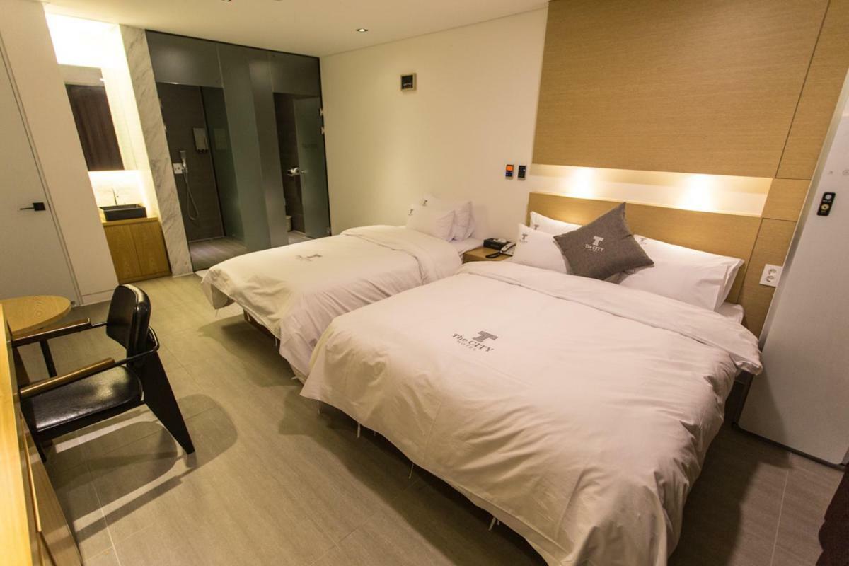 The City Hotel Jeonju Exterior photo