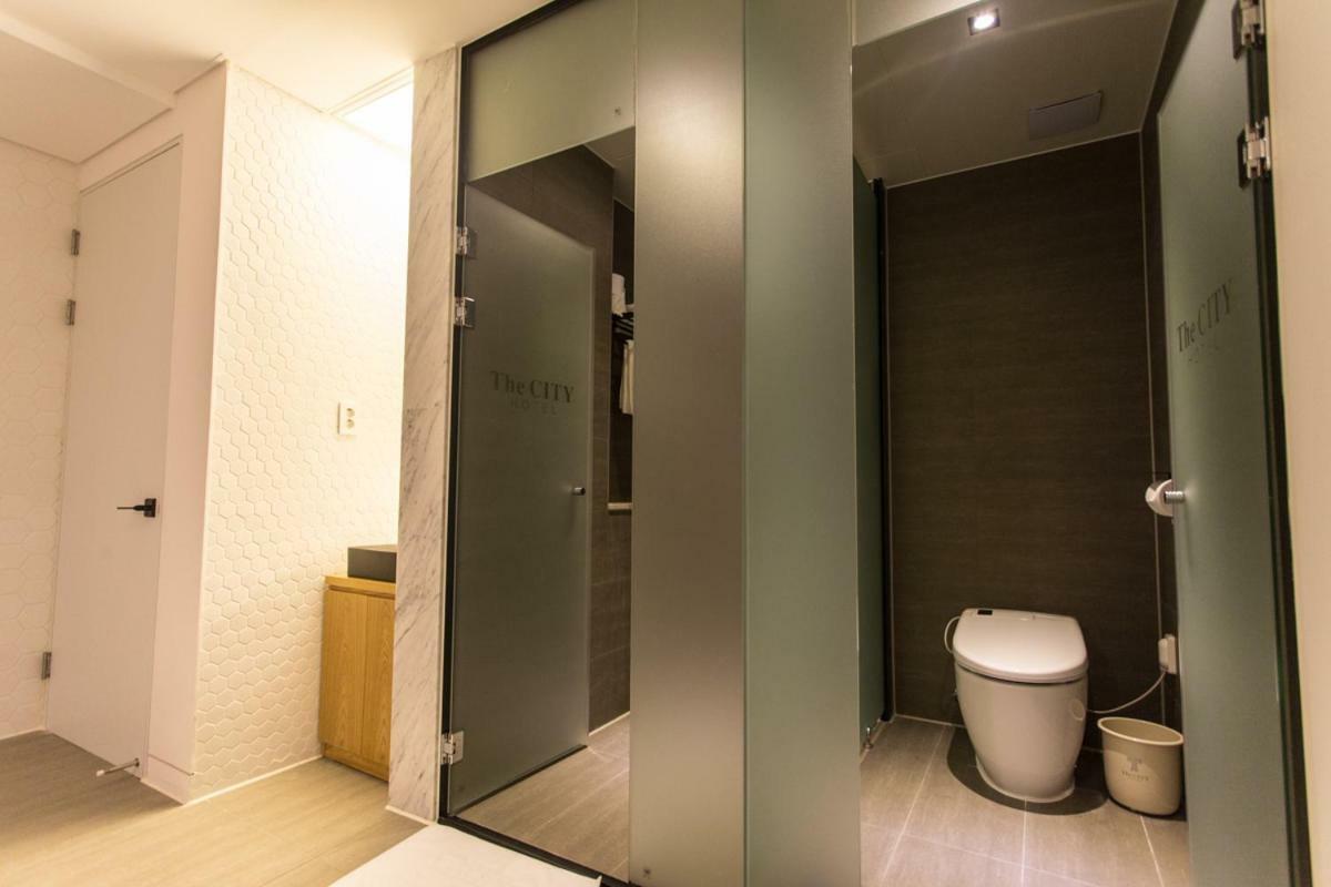 The City Hotel Jeonju Exterior photo